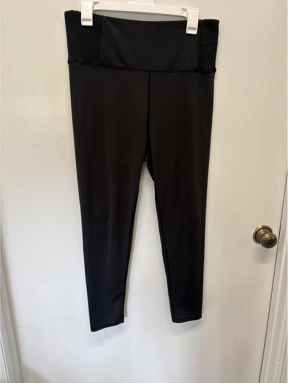 Adrienne Vittadini Sport Black Leggings with Textured Waistband